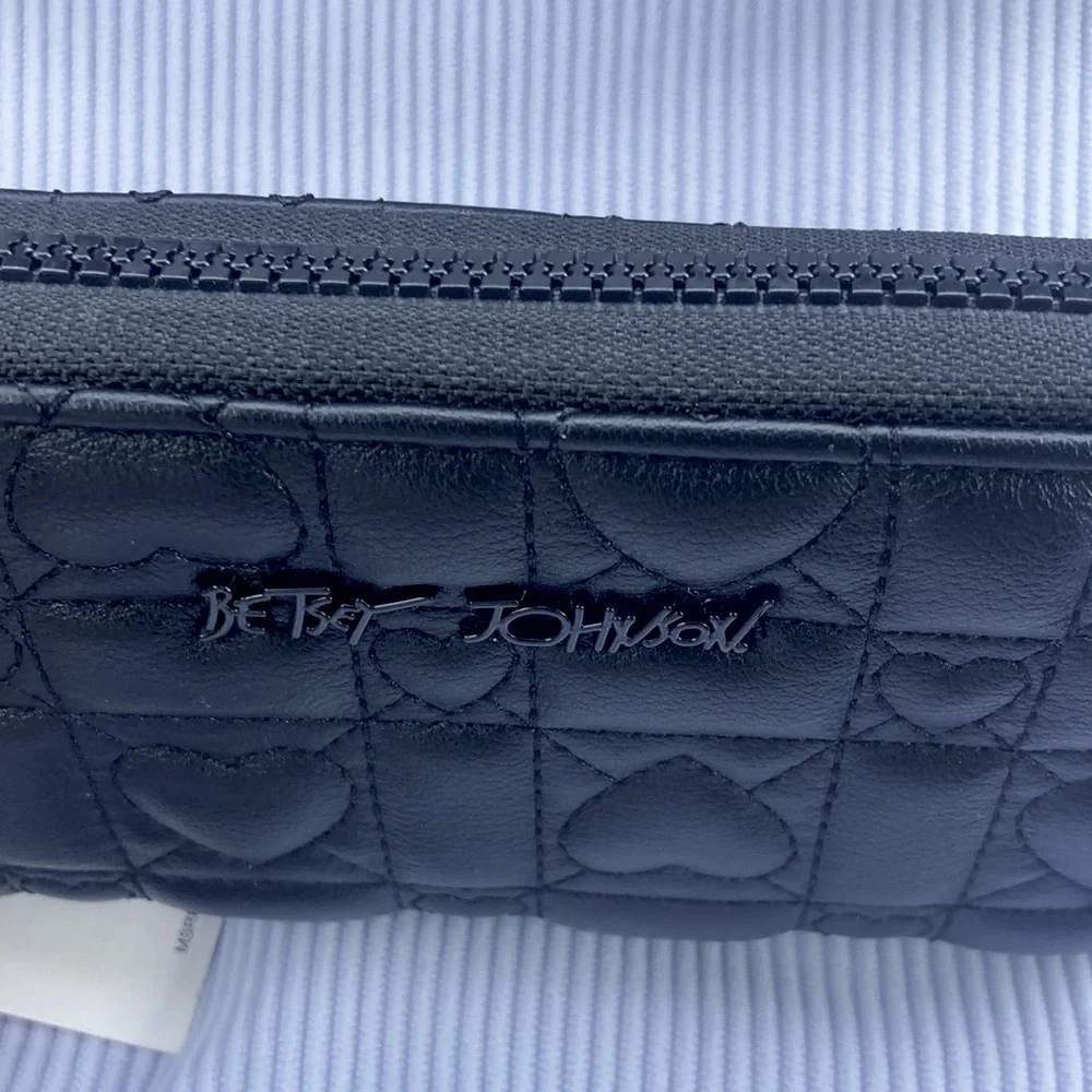 NWT Betsey Johnson Zip Around Black Wristlet reduced many times price is firm - Picture 2 of 6